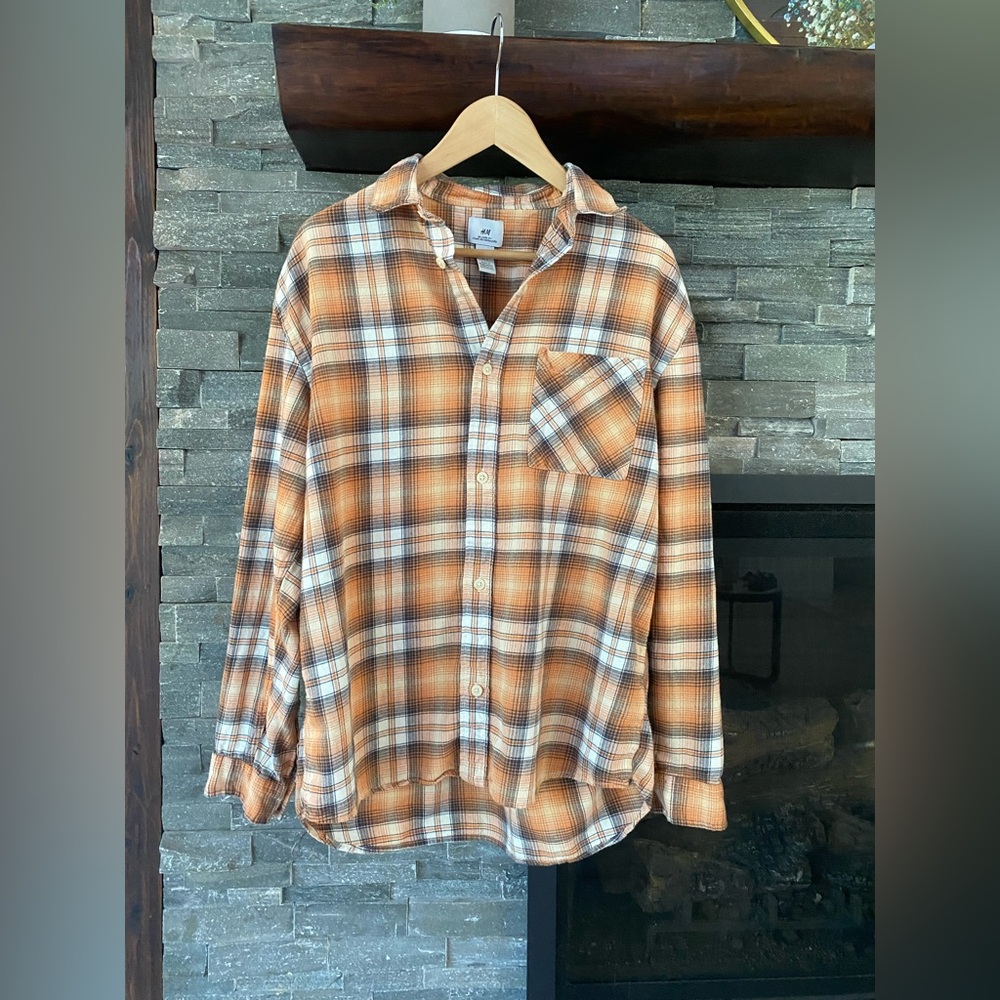 🧡 EUC H&M 100% Cotton Unisex Soft Flannel Orange Button Down Shirt Pocket M-L